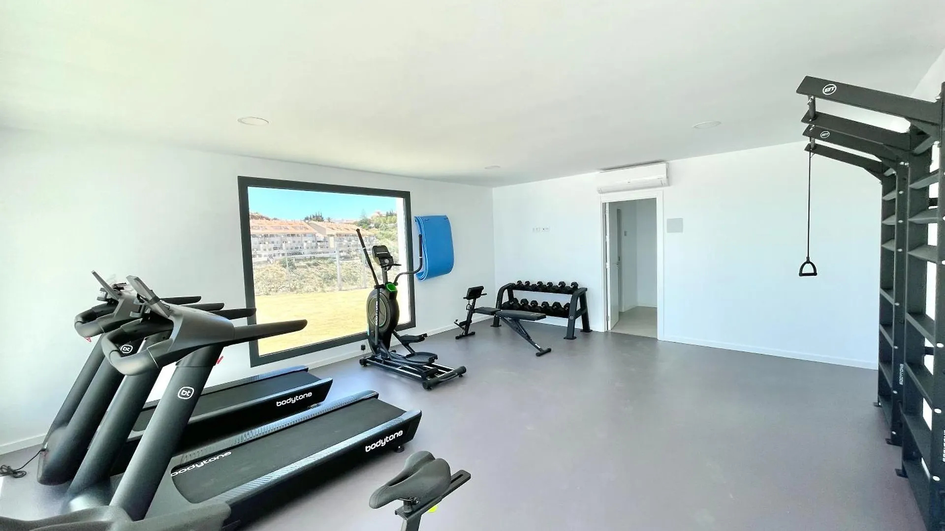 Beach Paradise 2 Bedrooms 푸엔히롤라 아파트