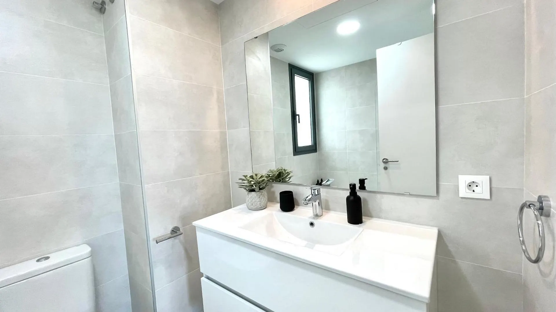아파트 Beach Paradise 2 Bedrooms 푸엔히롤라
