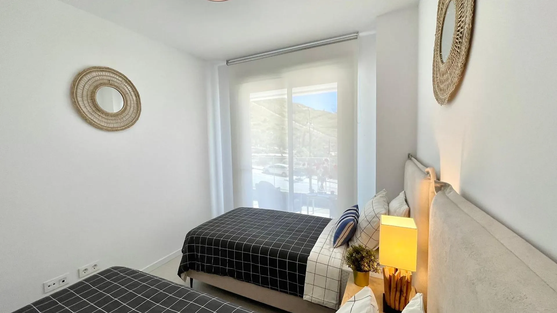 Beach Paradise 2 Bedrooms 푸엔히롤라 스페인