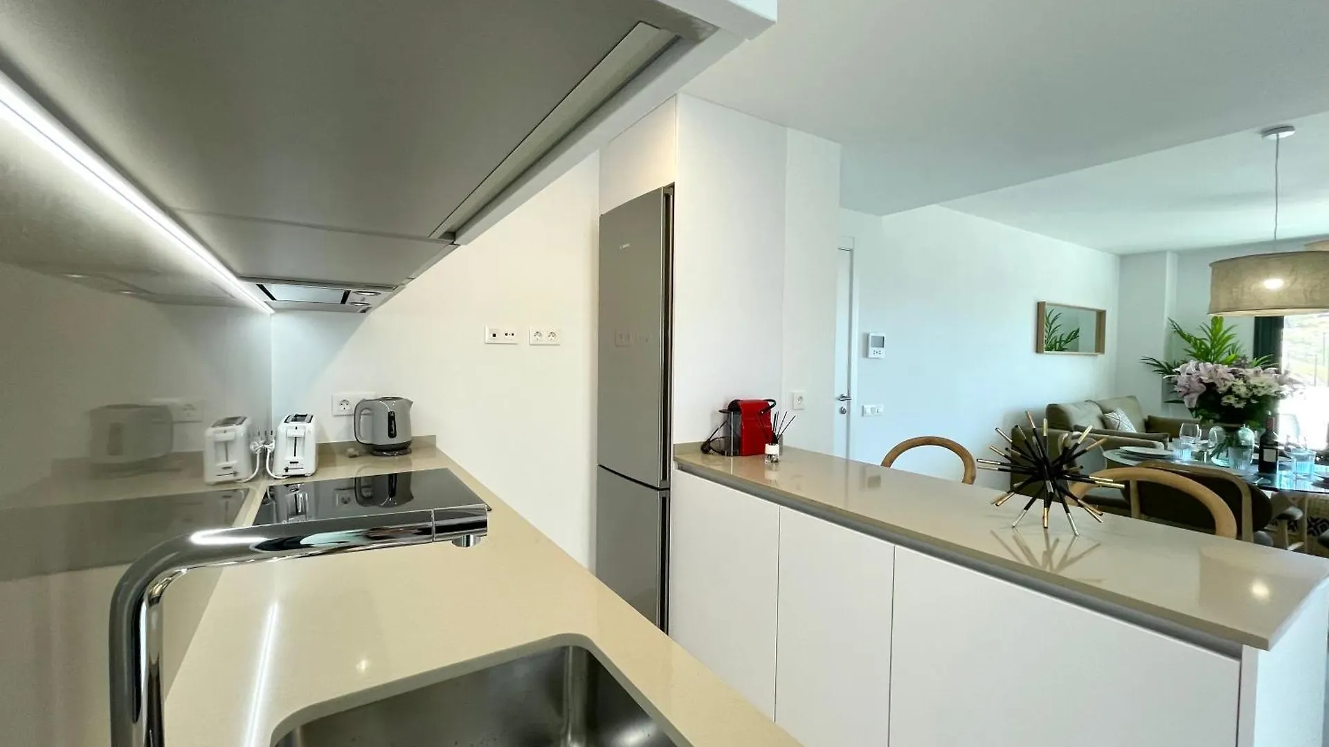 Beach Paradise 2 Bedrooms 푸엔히롤라 스페인